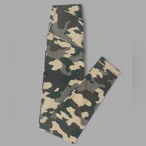 🧩 Offline by Aerie Leggings~Women’s Med~Green Camo~High Waisted~7/8 Length
